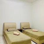 Homestay Marina Court Kk