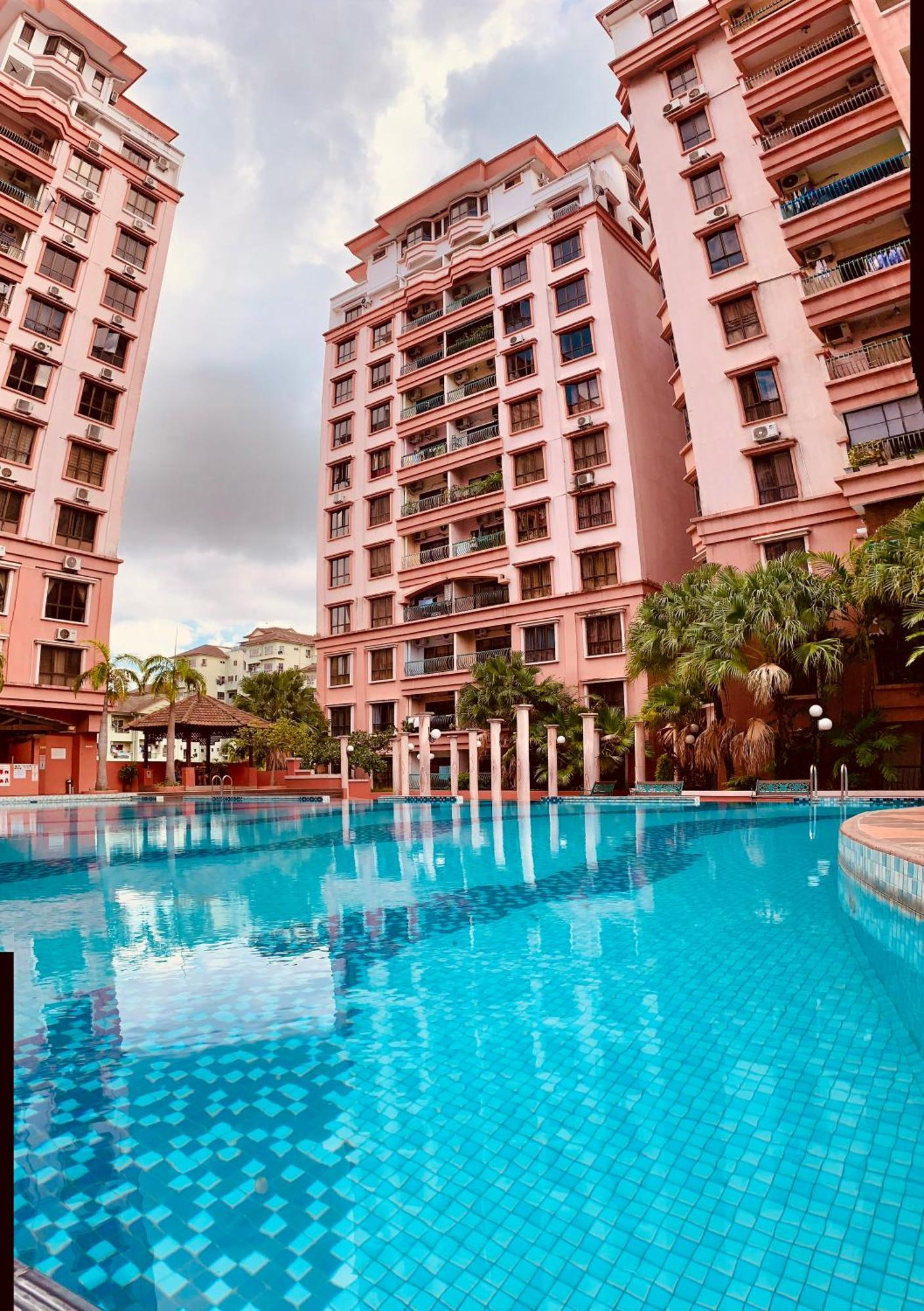 Apartment Marina Court Kk *